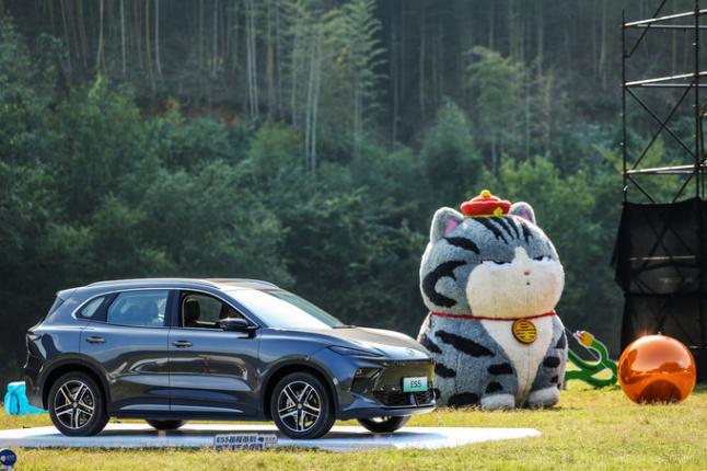 全球标准纯电后驱SUV MG ES5开卖 主打大空间 不晕车 宠物愿意坐