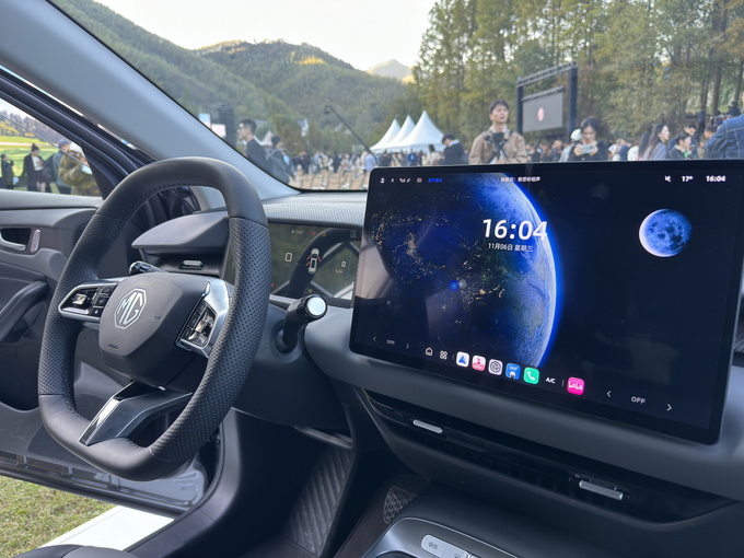 全球标准纯电后驱SUV MG ES5开卖 主打大空间 不晕车 宠物愿意坐