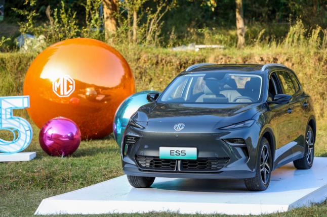 全球标准纯电后驱SUV MG ES5开卖 主打大空间 不晕车 宠物愿意坐