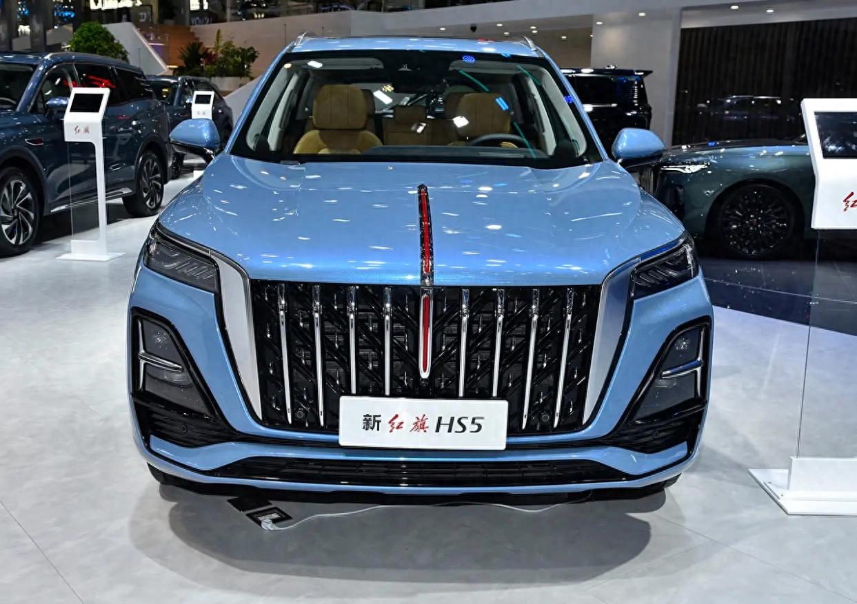 新款红旗HS5在天津车展亮相,定位中型SUV