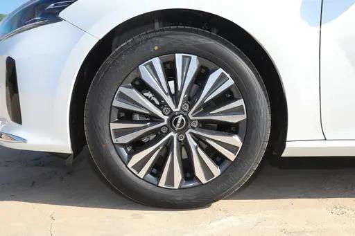 解析日产天籁真心版,搭载2.0L+CVT,限时12.78万起!