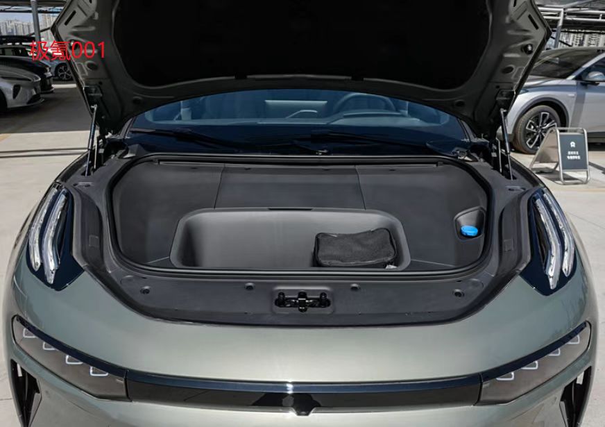 30万提了极氪001,2个月后再开特斯拉modely,车主表示:差距明显