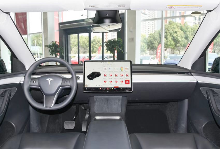 30万提了极氪001,2个月后再开特斯拉modely,车主表示:差距明显